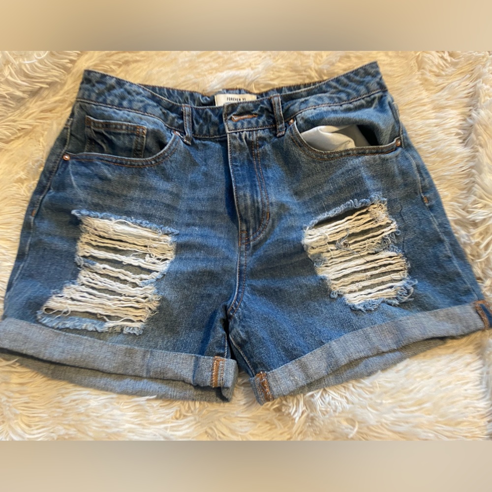 Forever 21 distressed shorts